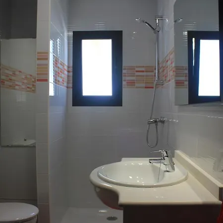 Puerto Del Carmen Sleeps 4 With Pool And Wifi Puerto del Carmen (Lanzarote)