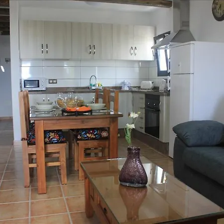 Puerto Del Carmen Sleeps 4 With Pool And Wifi *