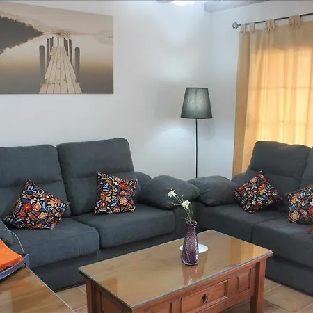 Puerto Del Carmen Sleeps 4 With Pool And Wifi * بويرتو ذيل كارمين